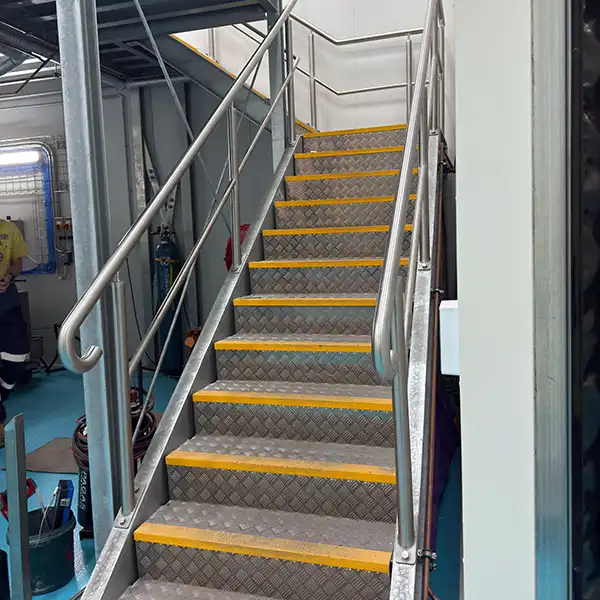 stainless-steel-handrail-commercial